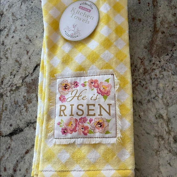 Kitchen Easter Yellow Towel set of 2 New 💐 - Picture 1 of 6